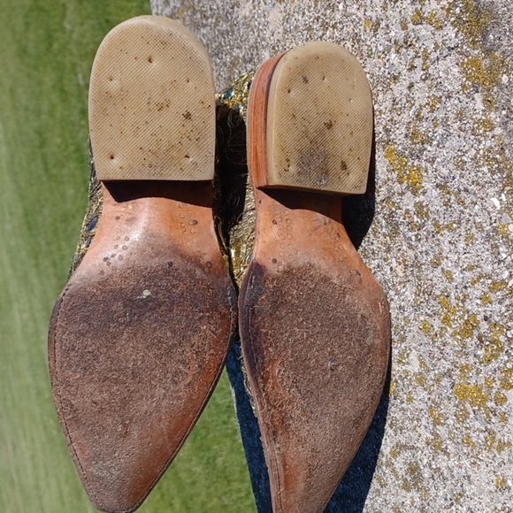 Black stone Boots, pointed toe, gold thread and sequins - Picture 6 of 8